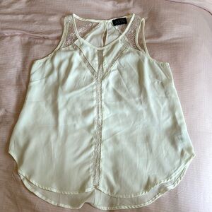 ASTR Cream Sleeveless Blouse with Lace Detail - Size S